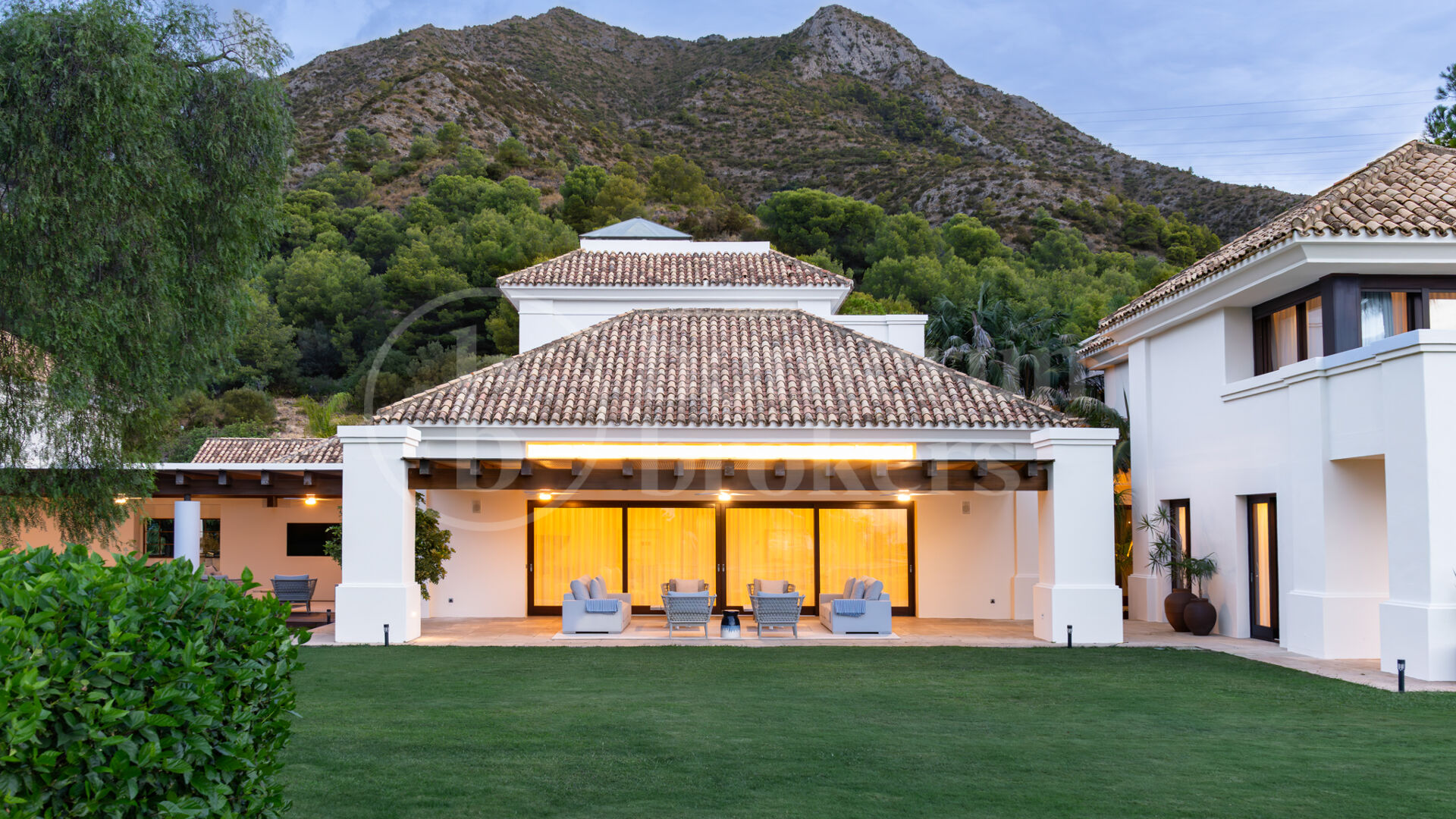 Villa Cascada de Camojan - Remarkable Estate in Gated Community