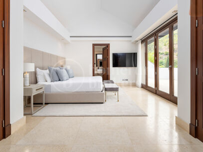 Villa Cascada de Camojan - Remarkable Estate in Gated Community