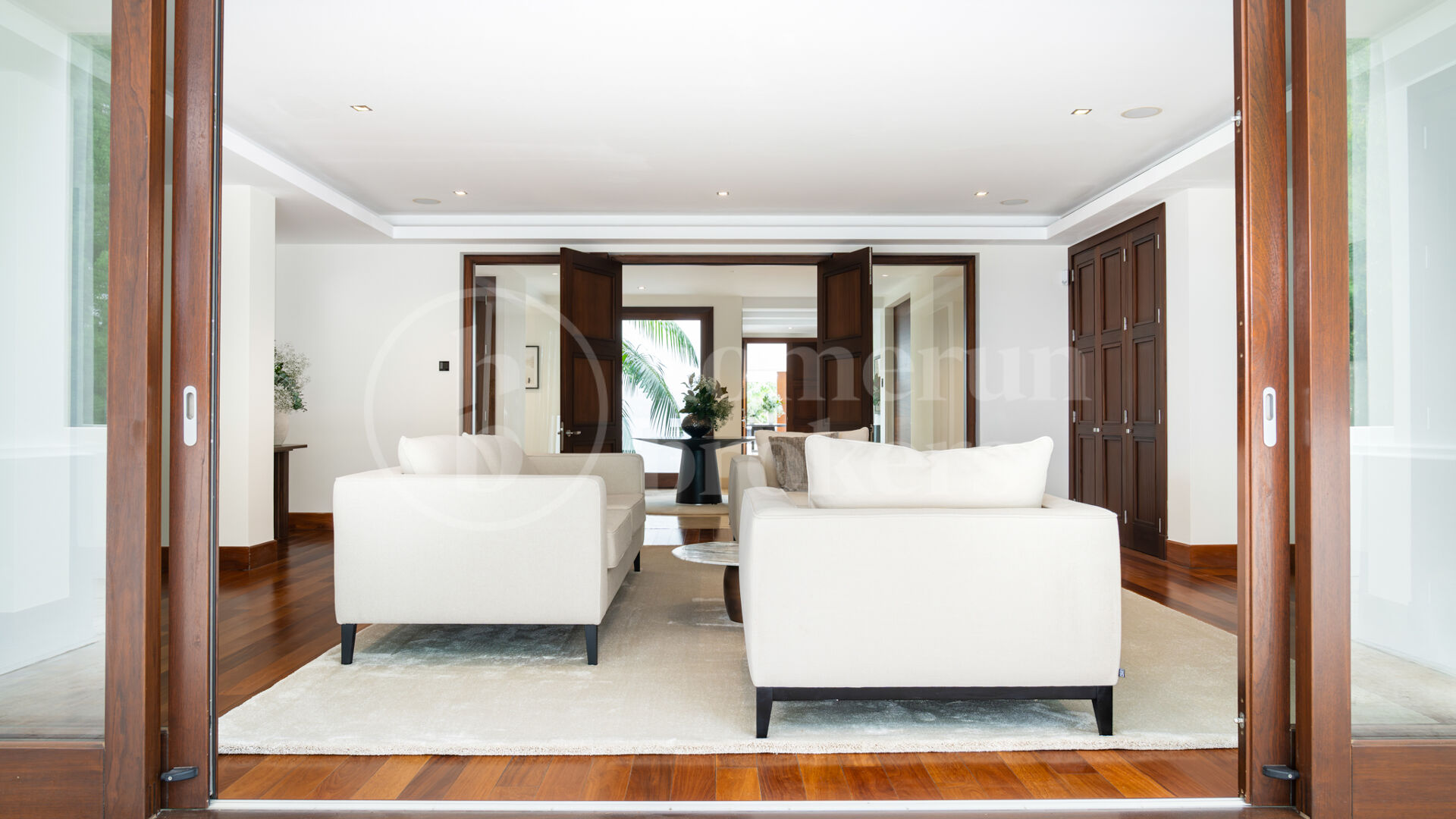 Villa Cascada de Camojan - Remarkable Estate in Gated Community