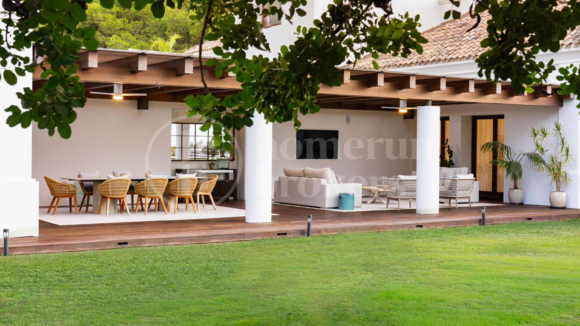 Villa Cascada de Camojan - Remarkable Estate in Gated Community
