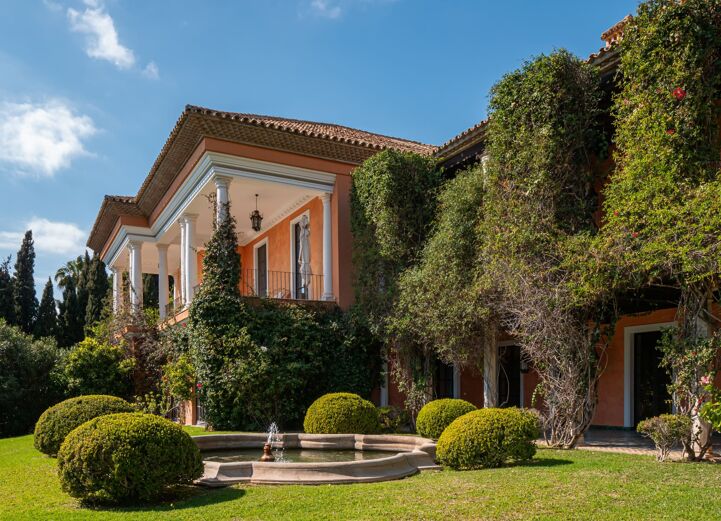 Luxury Villa For Sale In Rocio de Nagüeles