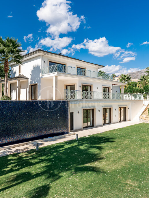 Villa Maria - Frontline Golf Property in Los Naranjos, Nueva Andalucia