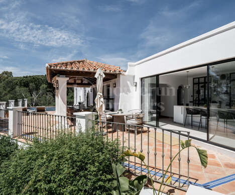 Madroñal 1- Andalusian Villa with Stunning Sea and Mountain Views