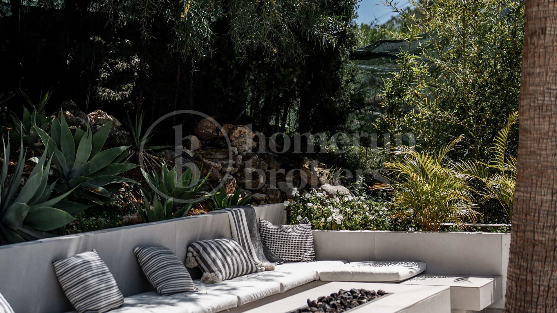 Madroñal 1- Andalusian Villa with Stunning Sea and Mountain Views