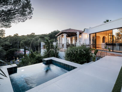 Madroñal 1- Andalusian Villa with Stunning Sea and Mountain Views