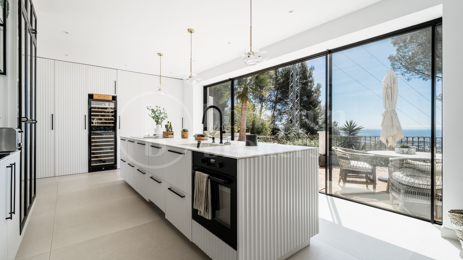 Madroñal 1- Andalusian Villa with Stunning Sea and Mountain Views