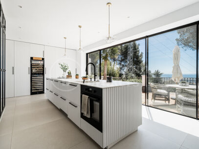 Madroñal 1- Andalusian Villa with Stunning Sea and Mountain Views