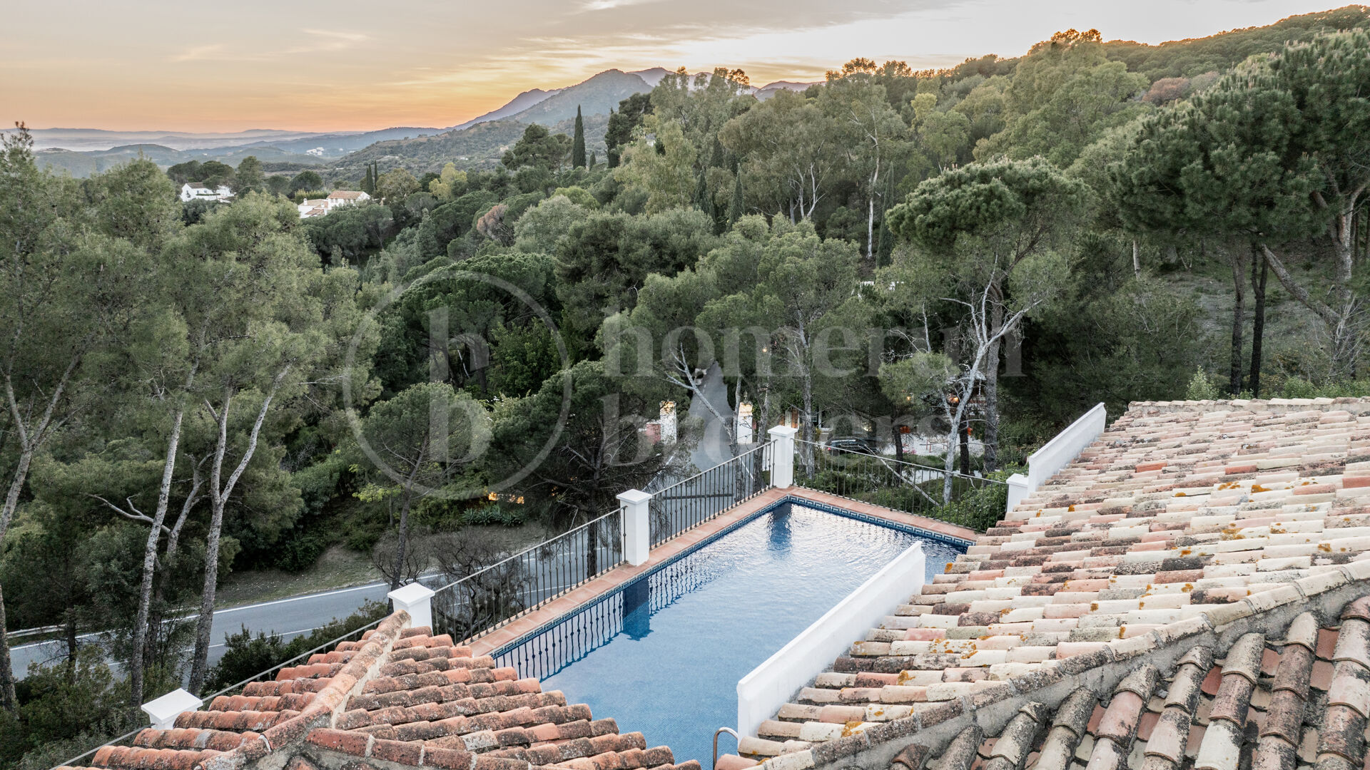 Madroñal 1- Andalusian Villa with Stunning Sea and Mountain Views