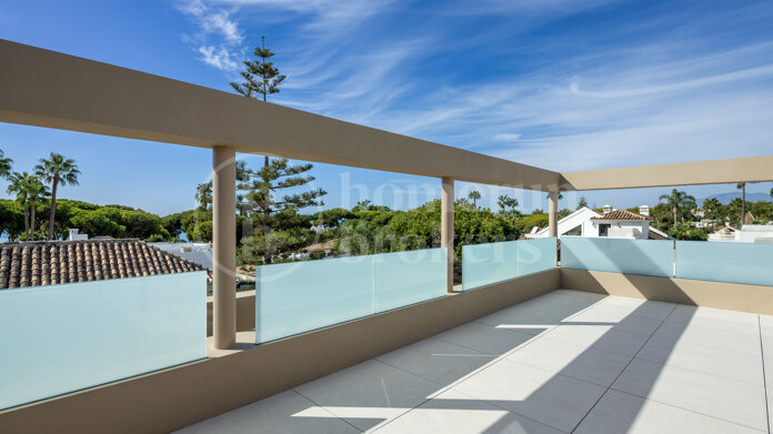 Casa Max - Sustainable Modern Masterpiece with Sea Views in Casa Blanca Marbella