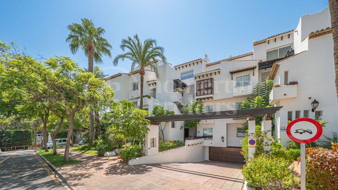 Apartment Acacias - Renovated apartment in Puente Romano, Marbella