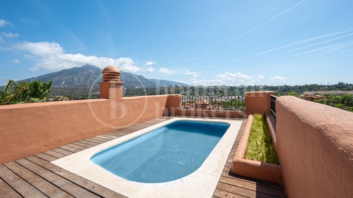 Alzambra Hill Club - Luxurious 3-Bedroom Duplex Penthouse, Marbella