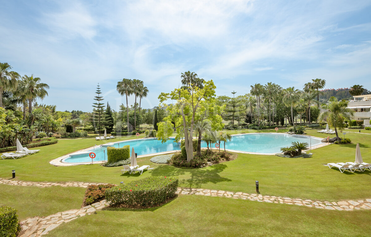 Apartment Los Granados Golf, Nueva Andalucia