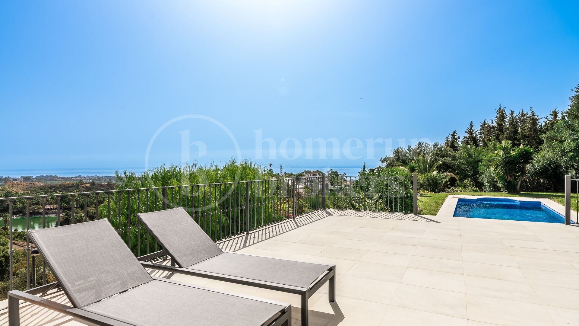 Villa Vista - Andalusian gem with Panoramic Sea & Mountain Views