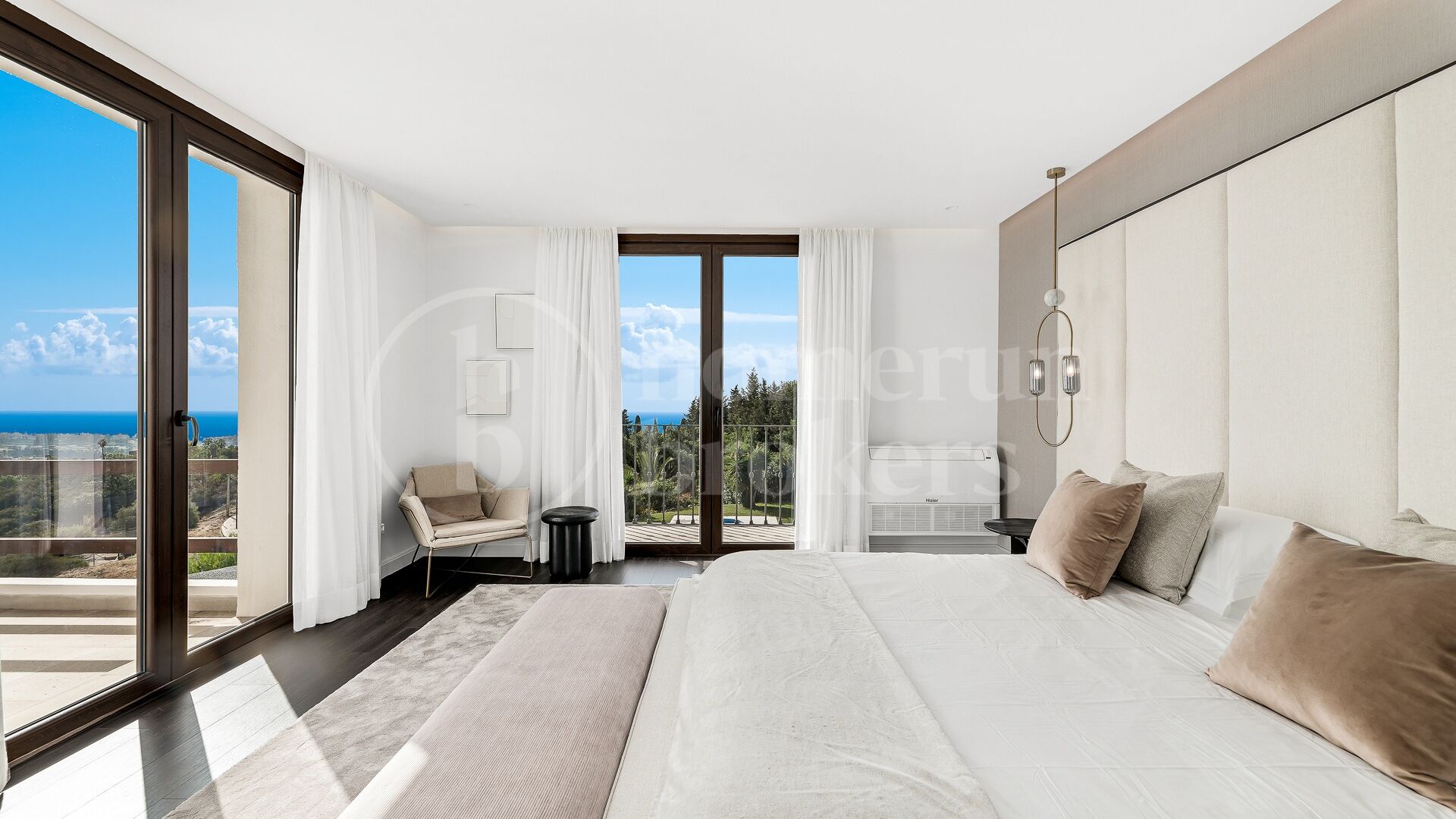 Villa Vista - Andalusian gem with Panoramic Sea & Mountain Views