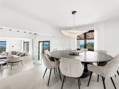Villa Vista - Andalusian gem with Panoramic Sea & Mountain Views