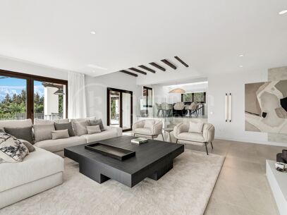 Villa Vista - Andalusian gem with Panoramic Sea & Mountain Views