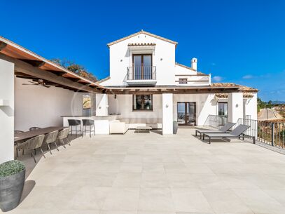 Villa Vista - Andalusian gem with Panoramic Sea & Mountain Views