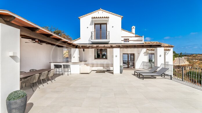 Villa Vista - Andalusian gem with Panoramic Sea & Mountain Views