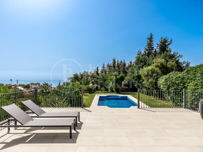 Villa Vista - Andalusian gem with Panoramic Sea & Mountain Views