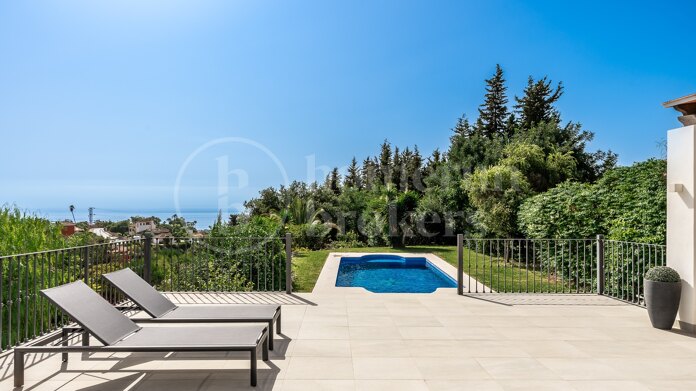 Villa Vista - Andalusian gem with Panoramic Sea & Mountain Views