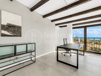 Villa Vista - Andalusian gem with Panoramic Sea & Mountain Views