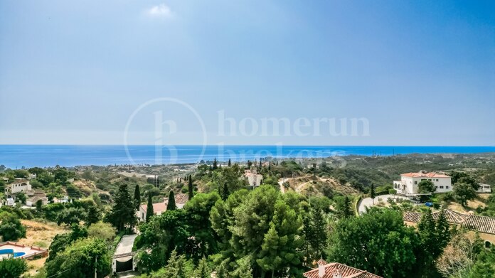 Villa Vista - Andalusian gem with Panoramic Sea & Mountain Views