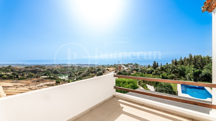 Villa Vista - Andalusian gem with Panoramic Sea & Mountain Views