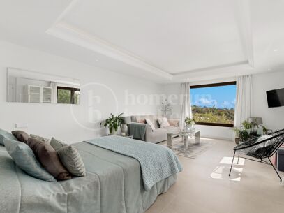 Villa Vista - Andalusian gem with Panoramic Sea & Mountain Views