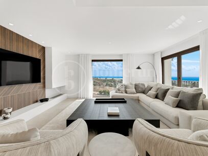 Villa Vista - Andalusian gem with Panoramic Sea & Mountain Views