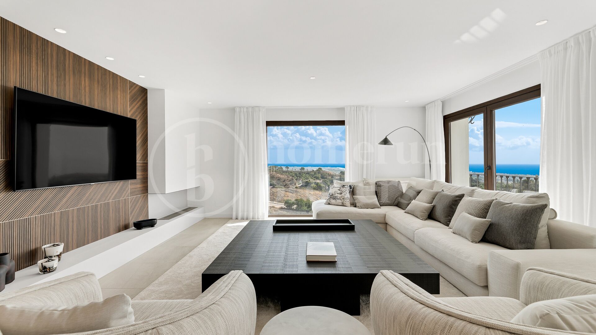 Villa Vista - Andalusian gem with Panoramic Sea & Mountain Views