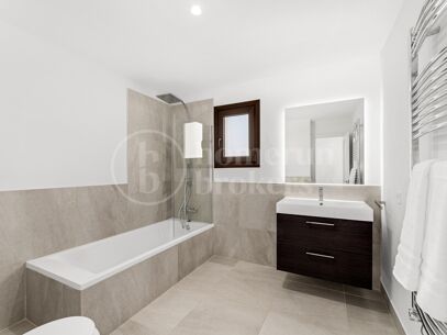 Villa Vista - Andalusian gem with Panoramic Sea & Mountain Views