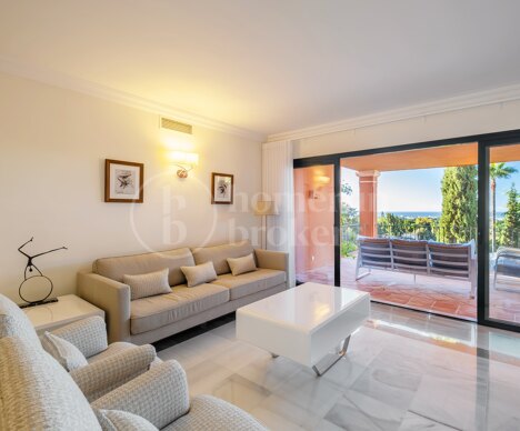 Apartment Halcones 3 - Elegant Residence with Beautiful Mediterranean Views