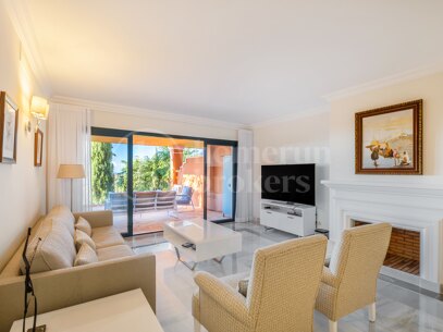 Apartment Halcones 3 - Elegant Residence with Beautiful Mediterranean Views