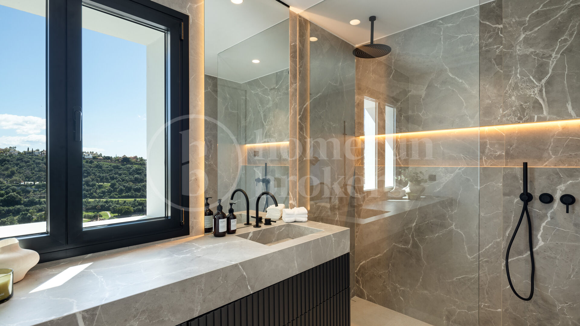 Villa Fortuna - Modern luxury and Mediterranean Elegance in Los Arqueros
