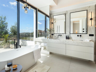 Villa Fortuna - Modern luxury and Mediterranean Elegance in Los Arqueros