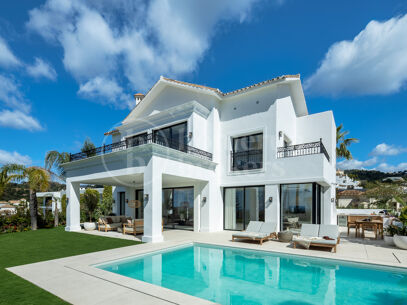 Villa Fortuna - Modern luxury and Mediterranean Elegance in Los Arqueros
