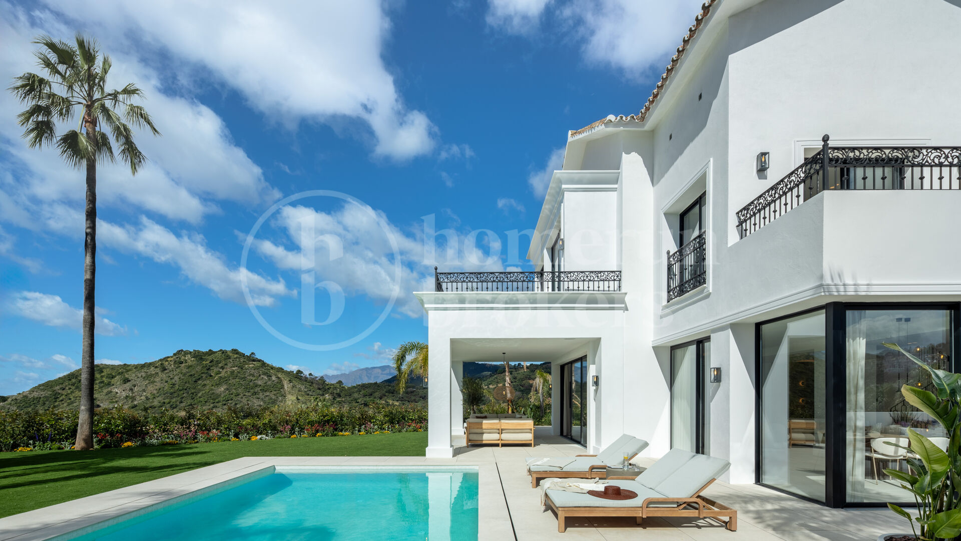 Villa Fortuna - Modern luxury and Mediterranean Elegance in Los Arqueros