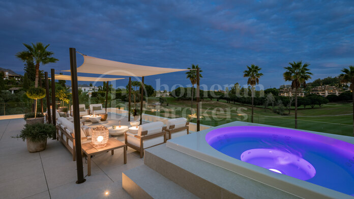 Casa Tesalia - Luxurious Frontline Los Naranjos Golf Villa