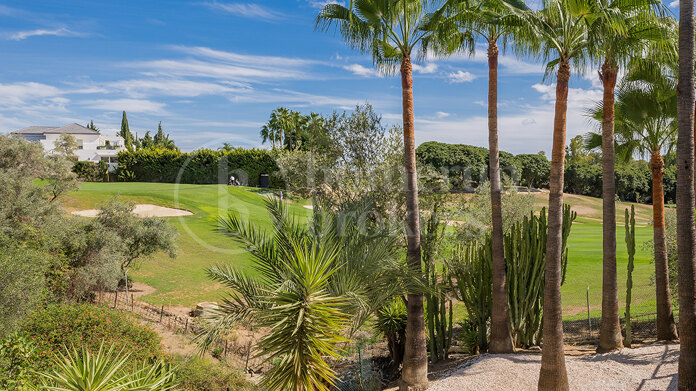 Casa Tesalia - Luxurious Frontline Los Naranjos Golf Villa