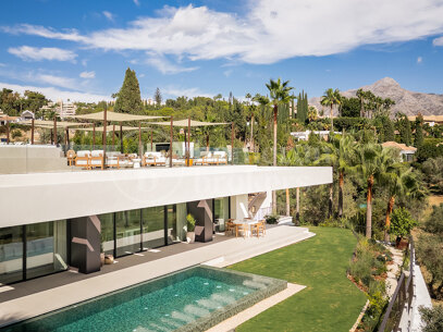 Casa Tesalia - Luxurious Frontline Los Naranjos Golf Villa