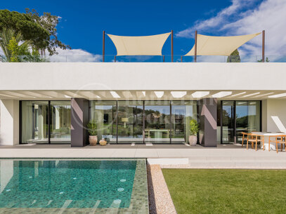 Casa Tesalia - Luxurious Frontline Los Naranjos Golf Villa