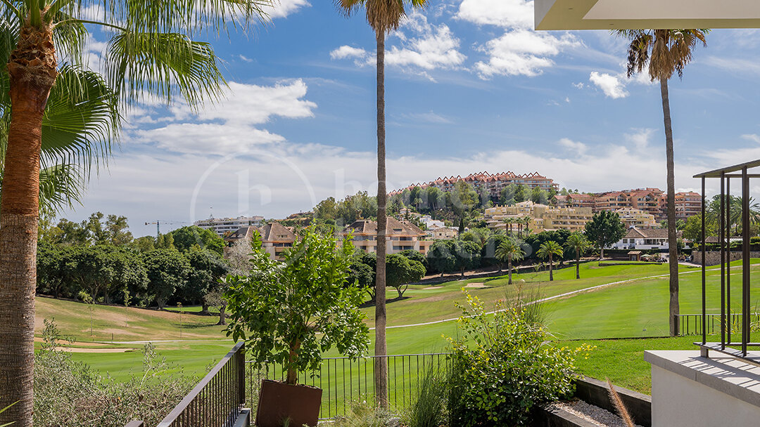 Casa Tesalia - Luxurious Frontline Los Naranjos Golf Villa