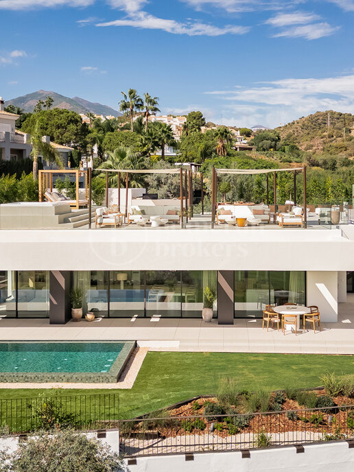 Casa Tesalia - Luxurious Frontline Los Naranjos Golf Villa