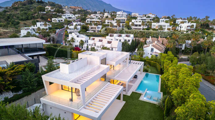 Villa Gardenia - Elegant Modern Villa in Nueva Andalucía