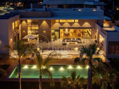 Villa Tulum – Modern villa i Cala Vinyes