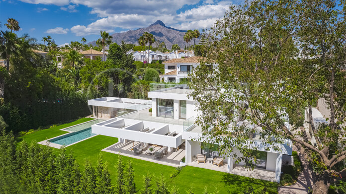 Villa Haven - Combination of Luxury, Comfort and Contemporary Living in Nueva Andalucía