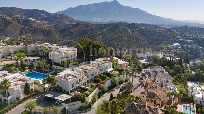 Maison Sora - Luxury Townhouse with incredible views