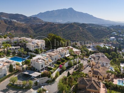Maison Sora - Luxury Townhouse with incredible views