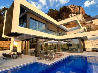 Villa Marimont - Luxurious modern villa in Cala Llamp