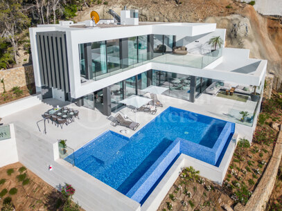 Villa Marimont - Luxurious modern villa in Cala Llamp